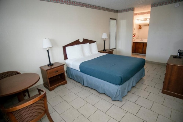 Pacific Inn image 14