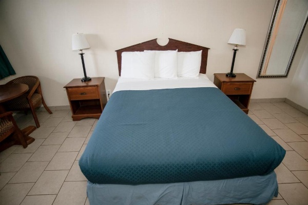 Pacific Inn image 16