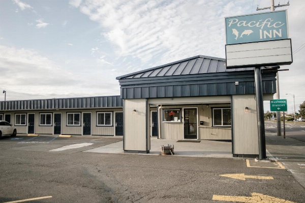 Pacific Inn image 5
