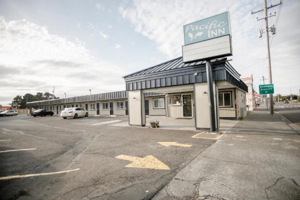 Pacific Inn image 8